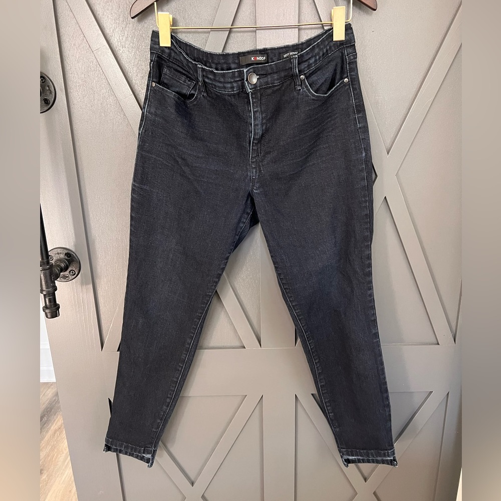 KIND OF dark denim jeans size 32 waist